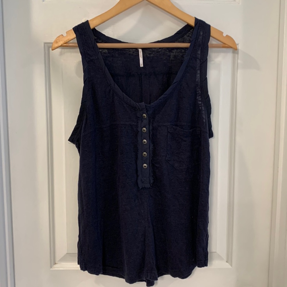 Loose Linen navy sleeveless shirt